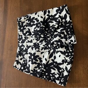 Soft Surroundings Black & White Floral 5” Super Stretch Shorts PXS (2P-4P) NWT